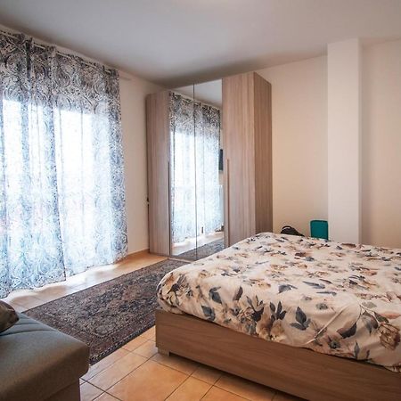 Apartamento Luminoso Peschiera del Garda Exterior foto