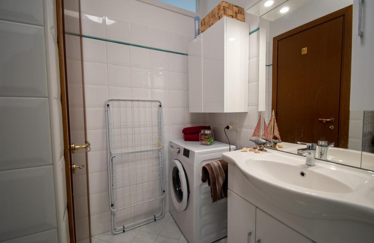 Apartamento Luminoso Peschiera del Garda Exterior foto